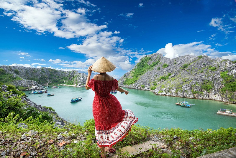 Đảo Cát Bà có vẻ đẹp hoang sơ mà ai cũng muốn đến một lần trong đời Đảo Cát Bà có vẻ đẹp hoang sơ mà ai cũng muốn đến một lần trong đời