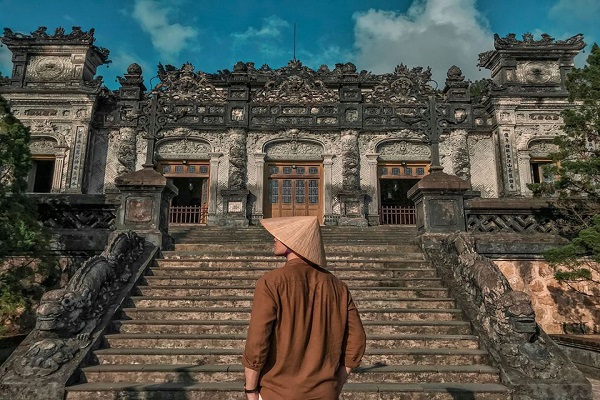 Lăng Khải Định mang nét kiến trúc kết hợp phương Đông và Tây Lăng Khải Định mang nét kiến trúc kết hợp phương Đông và Tây