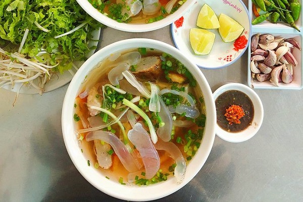 B&uacute;n sứa lạ miệng của ẩm thực Quy Nhơn