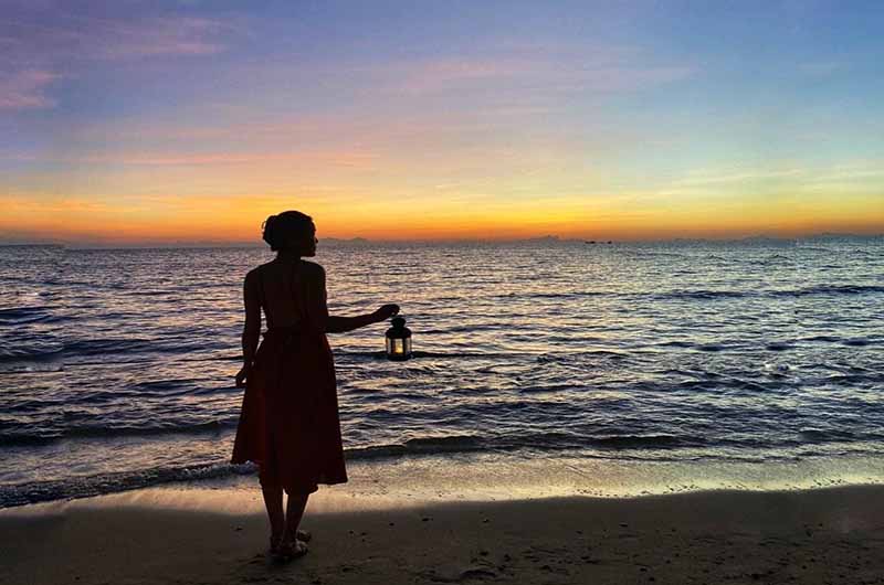 Ngắm trọn hoàng hôn từ Ocsen Beach Bar Ngắm trọn hoàng hôn từ Ocsen Beach Bar