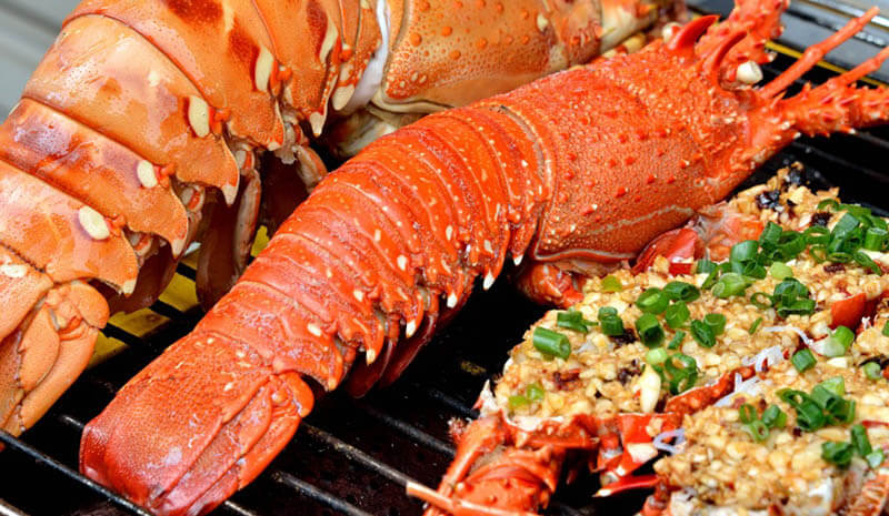 Đặc sản t&ocirc;m đỏ C&ocirc;n Đảo