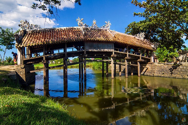 Cầu Ngói Thanh Toàn là địa điểm chụp ảnh được nhiều bạn trẻ tìm đến Cầu Ngói Thanh Toàn là địa điểm chụp ảnh được nhiều bạn trẻ tìm đến