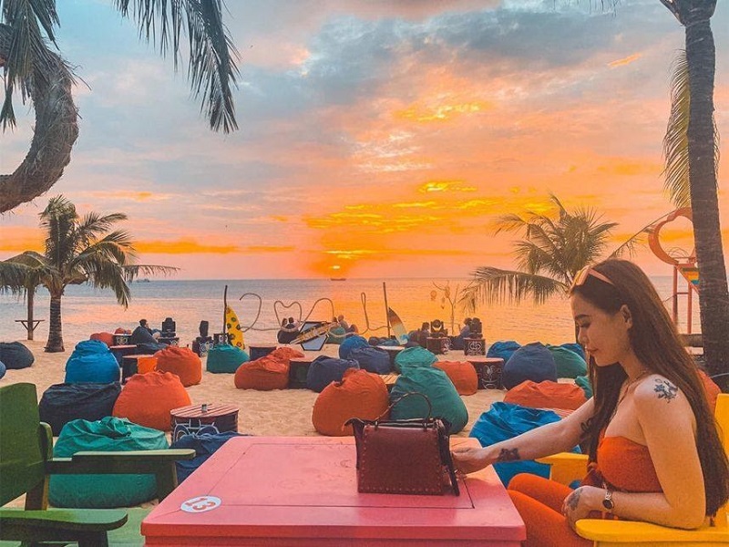 Địa điểm mới toanh Tiki Bar &ndash; ngắm ho&agrave;ng h&ocirc;n Ph&uacute; Quốc