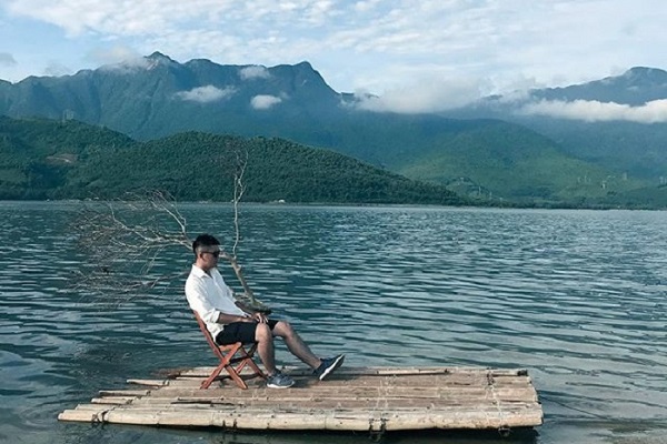 “Tuyệt tình cốc” phiên bản đầm Lập An ở Huế “Tuyệt tình cốc” phiên bản đầm Lập An ở Huế