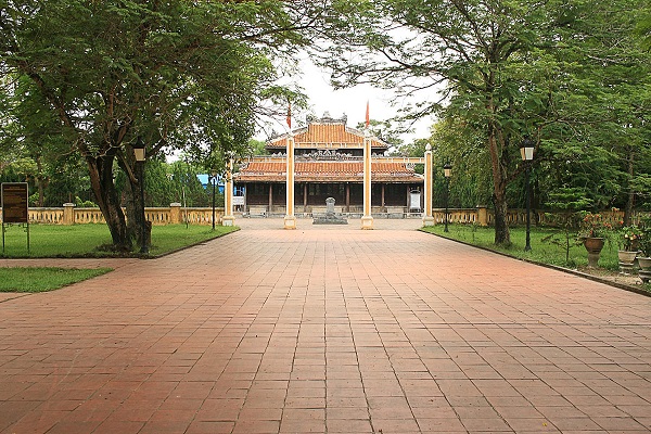 Quốc Tử Giám là trường đại học duy nhất của nước ta thời Nguyễn Quốc Tử Giám là trường đại học duy nhất của nước ta thời Nguyễn