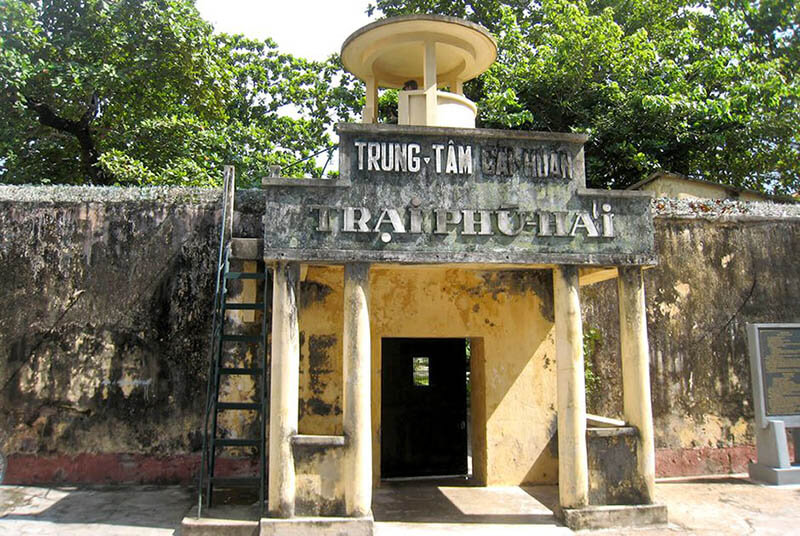 Trại giam Ph&uacute; Hải