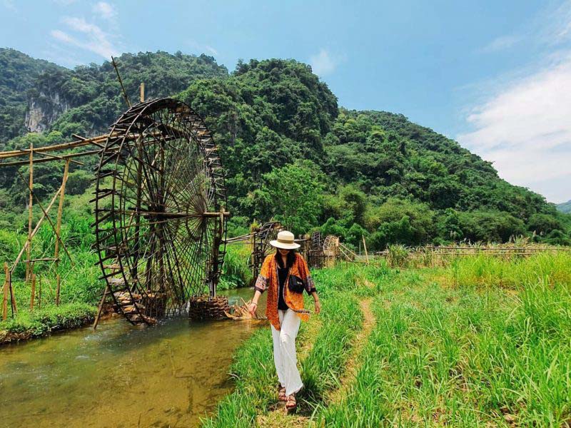 Bản Hiêu nằm bên bờ suối Hiêu Bản Hiêu nằm bên bờ suối Hiêu