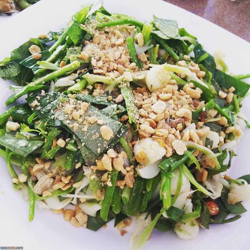 Gỏi tỏi L&yacute; Sơn c&oacute; vị cay nồng ấn tượng