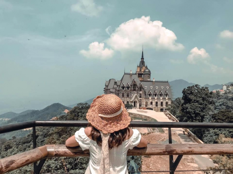 Những lâu đài cổ được người Pháp xây dựng vẫn còn đến bây giờ Những lâu đài cổ được người Pháp xây dựng vẫn còn đến bây giờ