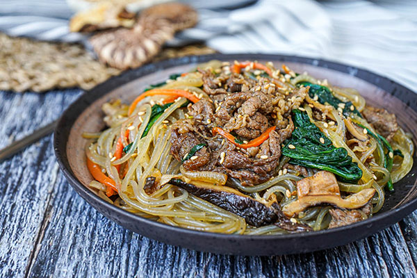 Japchae - Miến trộn H&agrave;n Quốc