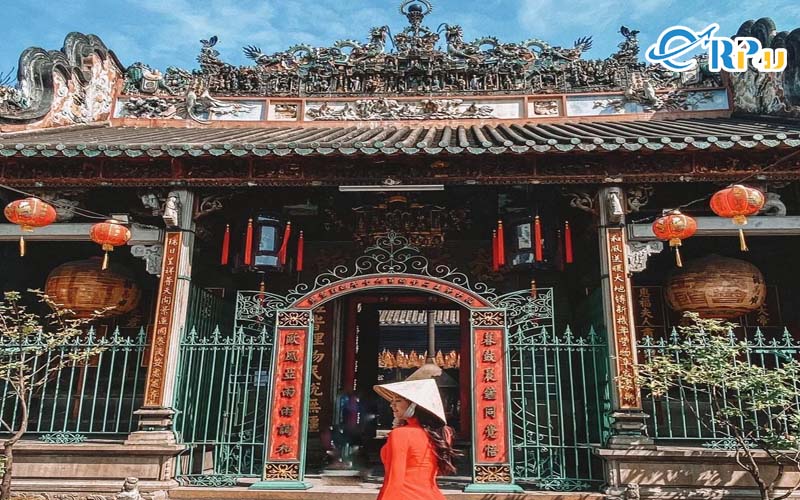 Ch&ugrave;a B&agrave; Thi&ecirc;n Hậu trở th&agrave;nh địa điểm chụp ảnh l&yacute; tưởng