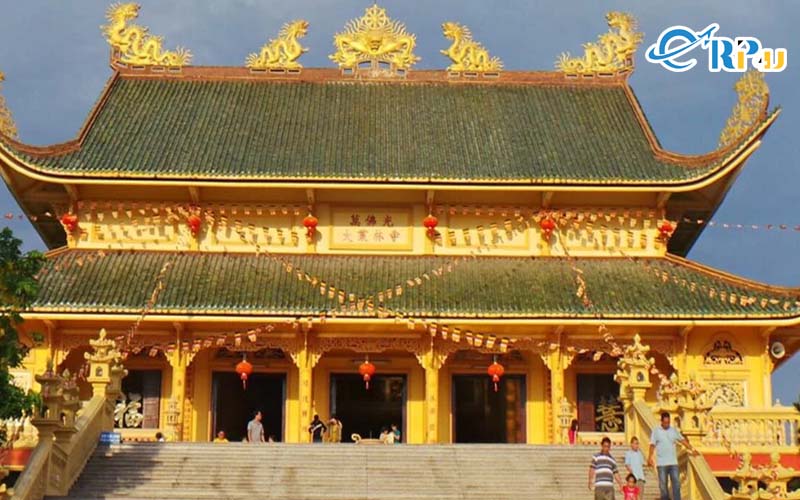 Chùa Phật Quang còn có tên gọi khác là Thiền Tôn Phật Quang. Chùa Phật Quang còn có tên gọi khác là Thiền Tôn Phật Quang.