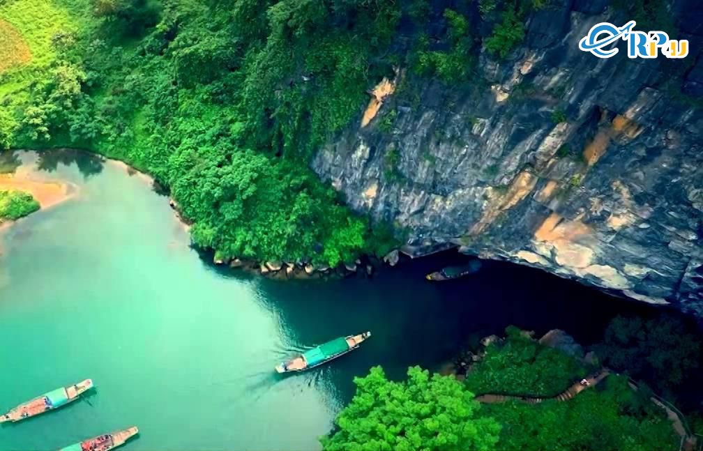 Khung cảnh hữu t&igrave;nh tại Động Ti&ecirc;n Sơn