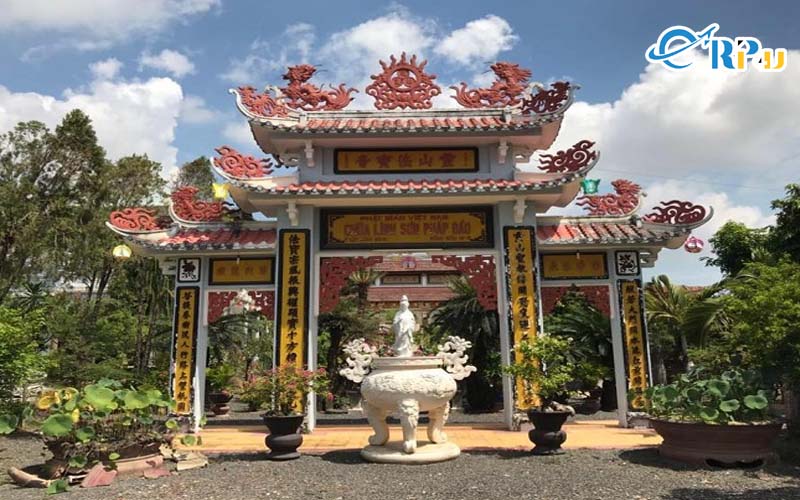 Chùa Linh Sơn-còn được gọi với cái tên khác là Tổ Đình Linh Sơn Chùa Linh Sơn-còn được gọi với cái tên khác là Tổ Đình Linh Sơn
