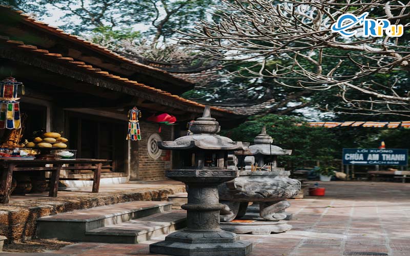 Chùa Tây Phương được biết đến với tên gọi khác là Tây Phương Cổ Tự Chùa Tây Phương được biết đến với tên gọi khác là Tây Phương Cổ Tự