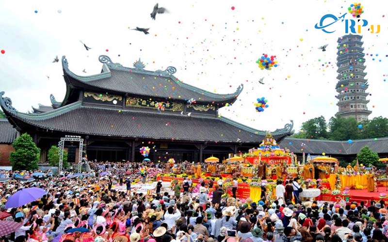 Ch&ugrave;a B&aacute;i Đ&iacute;nh mới đ&atilde; được tr&ugrave;ng tu v&agrave; x&acirc;y dựng th&agrave;nh khu ch&ugrave;a B&aacute;i Đ&iacute;nh mới