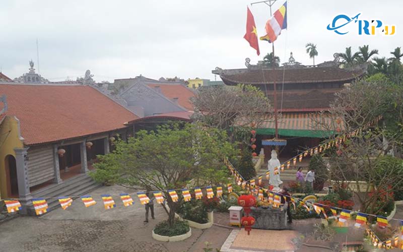 Chùa được tương truyền rằng xây dựng vào thời nhà Trần Chùa được tương truyền rằng xây dựng vào thời nhà Trần