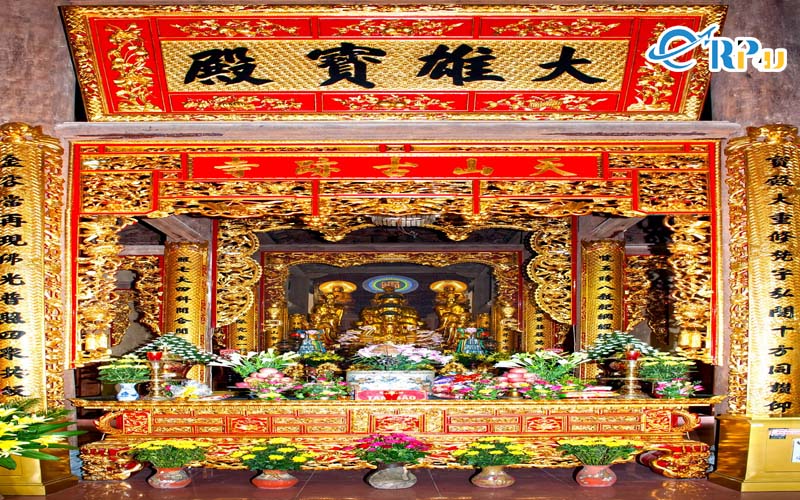 Phần hậu cung sau chiến tranh đ&atilde; được tu sửa lại