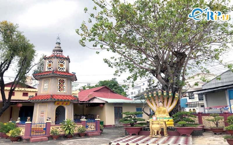 Chùa được trùng tu từ năm 1915-1917 với những lối kiến trúc cơ bản đã có sẵn Chùa được trùng tu từ năm 1915-1917 với những lối kiến trúc cơ bản đã có sẵn