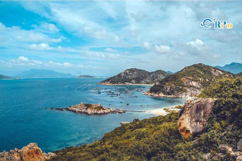 Vịnh Cam Ranh c&oacute; &yacute; nghĩa rất quan trọng với Việt Nam