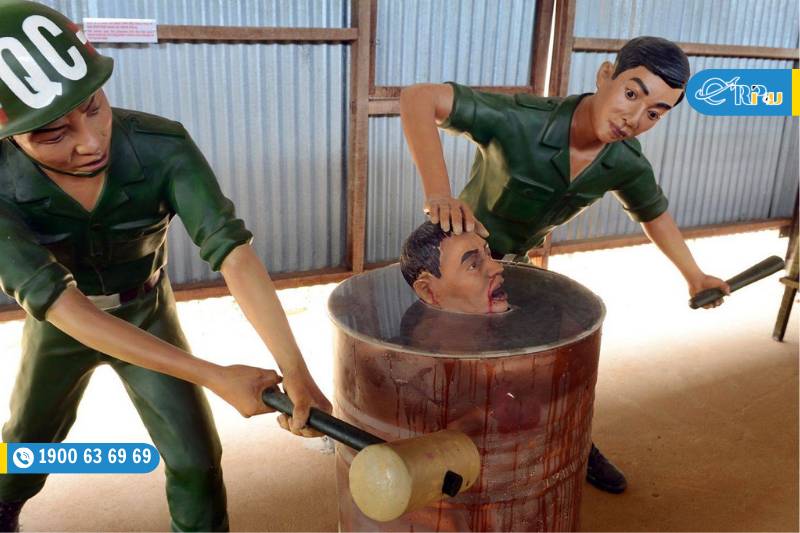 Xem cảnh t&aacute;i hiện tra tấn ở ph&acirc;n khu B2