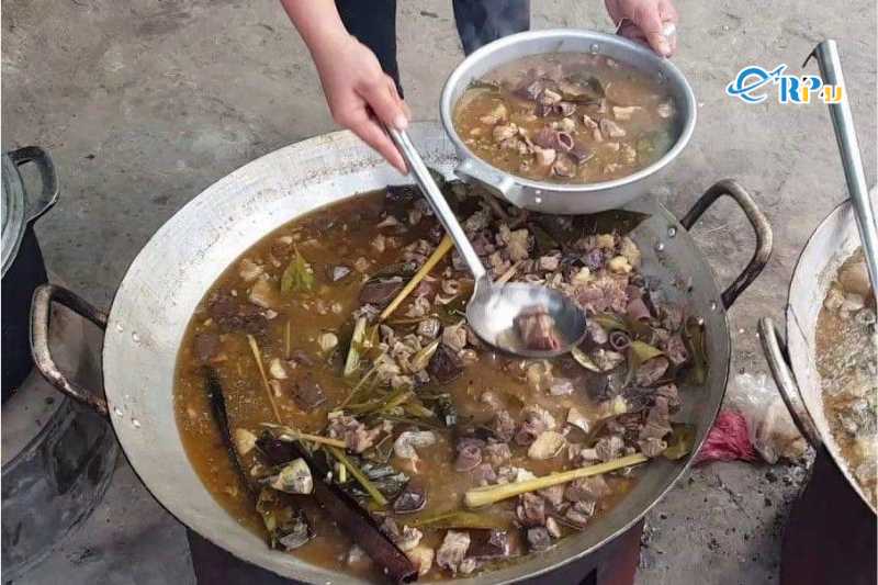 Thắng cố cao nguy&ecirc;n đ&aacute; đồng văn