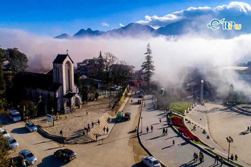 Nh&agrave; thờ đ&aacute; Sapa