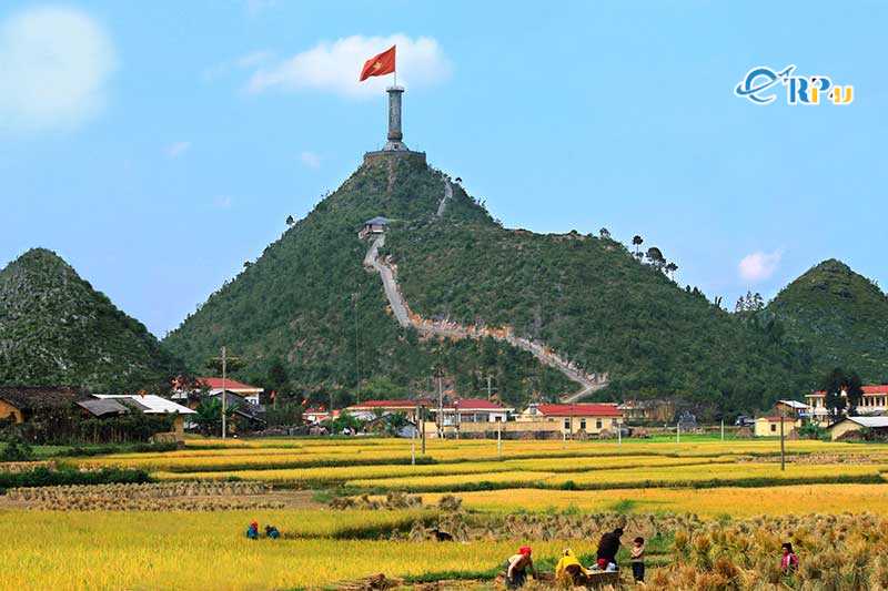 Hướng dẫn đường l&ecirc;n cột cờ Lũng C&uacute;