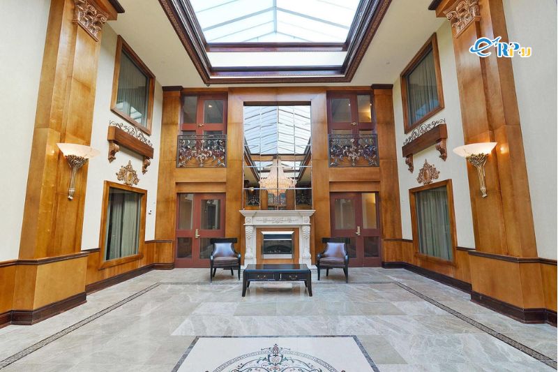Woodbine Hotel & Suites