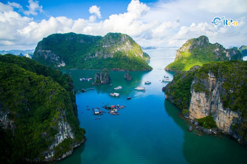 Vịnh B&aacute;i Tử Long