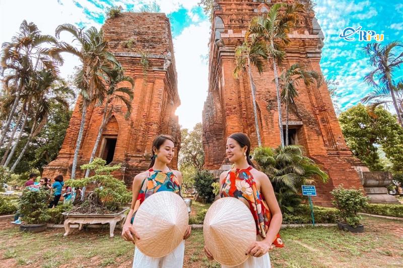 Th&aacute;p Đ&ocirc;i Quy Nhơn