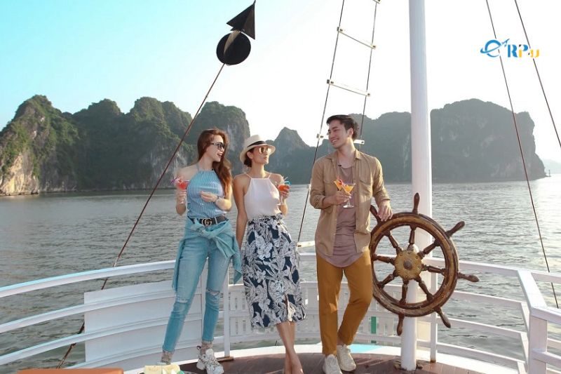 Top những tour du lịch Hạ Long được y&ecirc;u th&iacute;ch