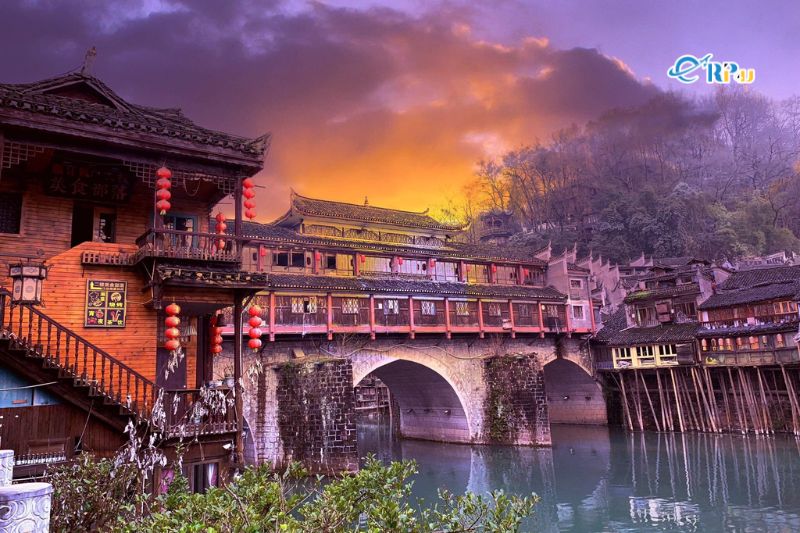 Gợi &yacute; một số tour Phượng Ho&agrave;ng cổ trấn gi&aacute; rẻ
