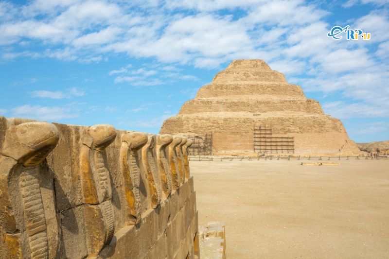 Kim tự th&aacute;p Djoser