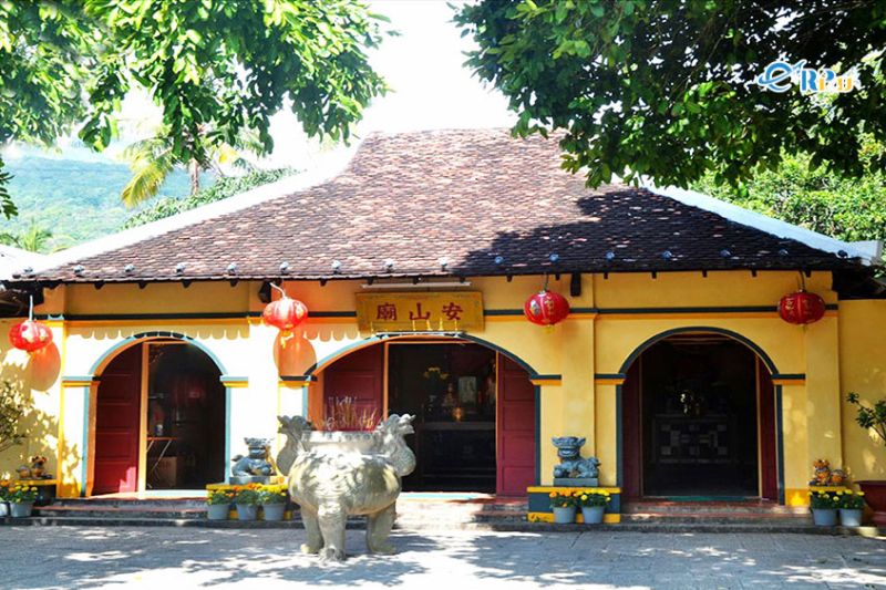 Miếu b&agrave; Phi Yến
