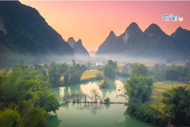 D&ograve;ng s&ocirc;ng Qu&acirc;y Sơn
