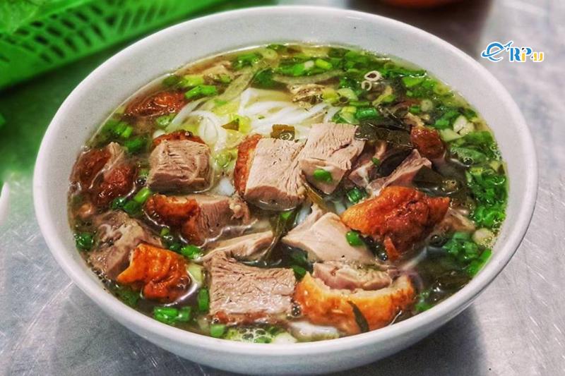 Phở vịt quay Tr&ugrave;ng Kh&aacute;nh