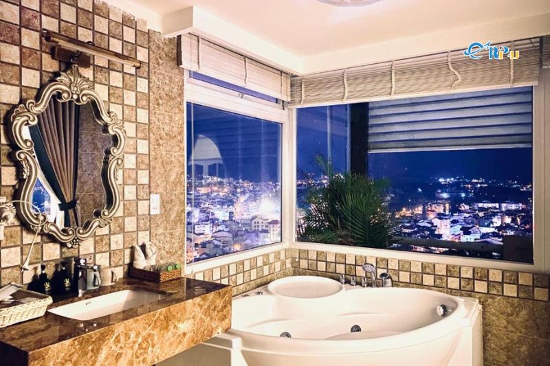 TTR Skyview Hotel