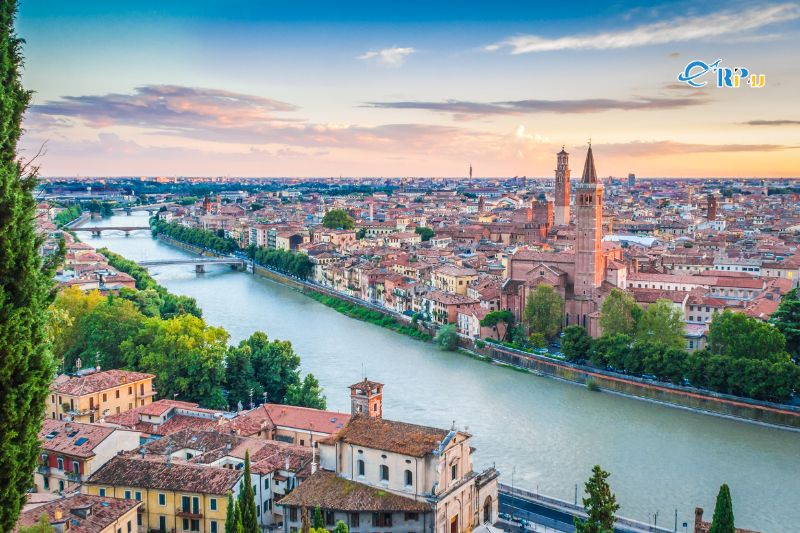 Th&agrave;nh cổ Verona