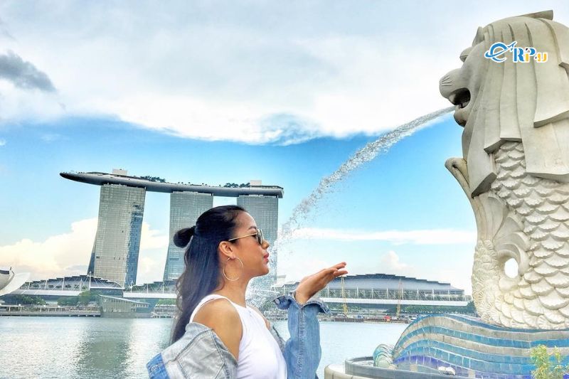 Chi ph&iacute; cần thiết cho chuyến du lịch Malaysia - Singapore
