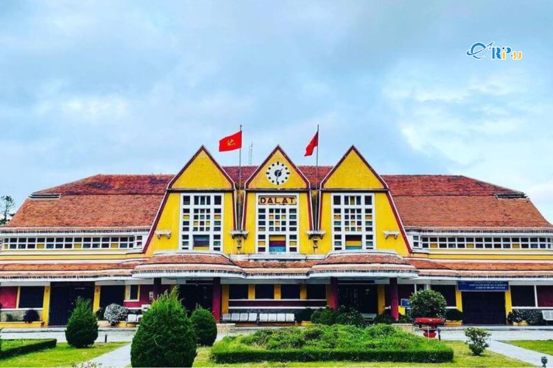 Ga Đ&agrave; Lạt