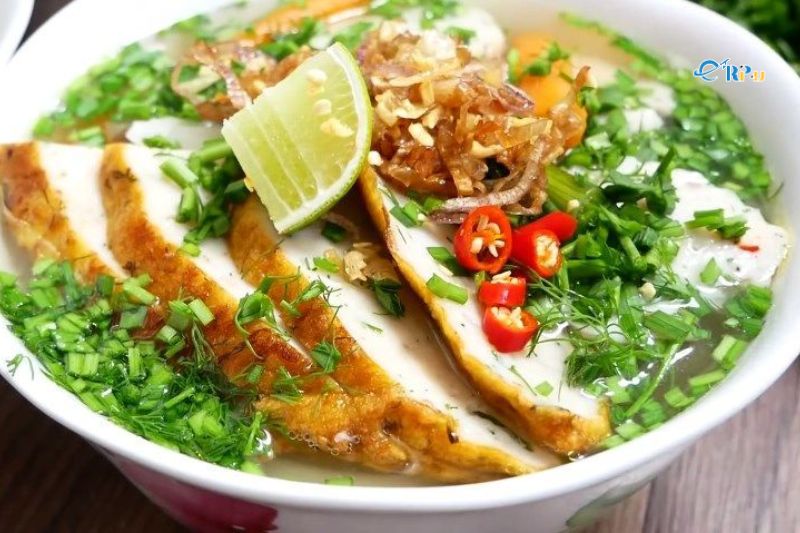 B&aacute;nh canh chả c&aacute;