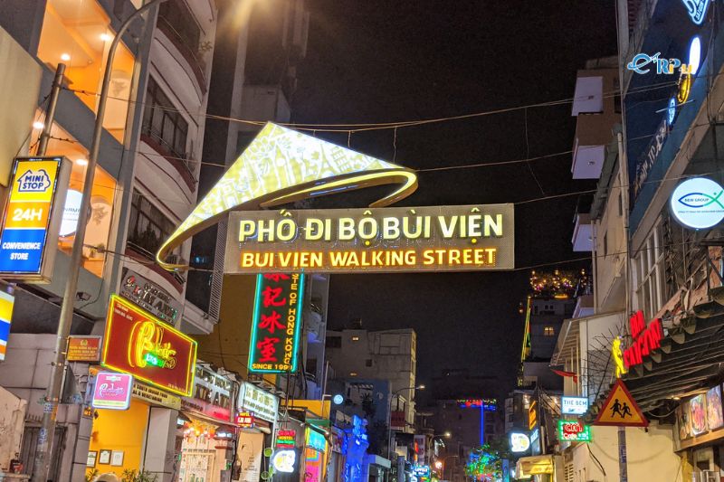 Phố đi bộ B&ugrave;i Viện