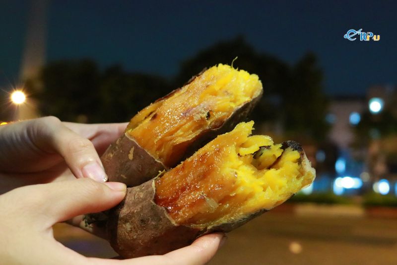 Ng&ocirc;, khoai lang nướng