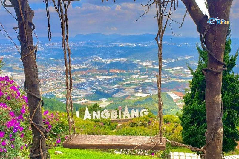 N&uacute;i Langbiang