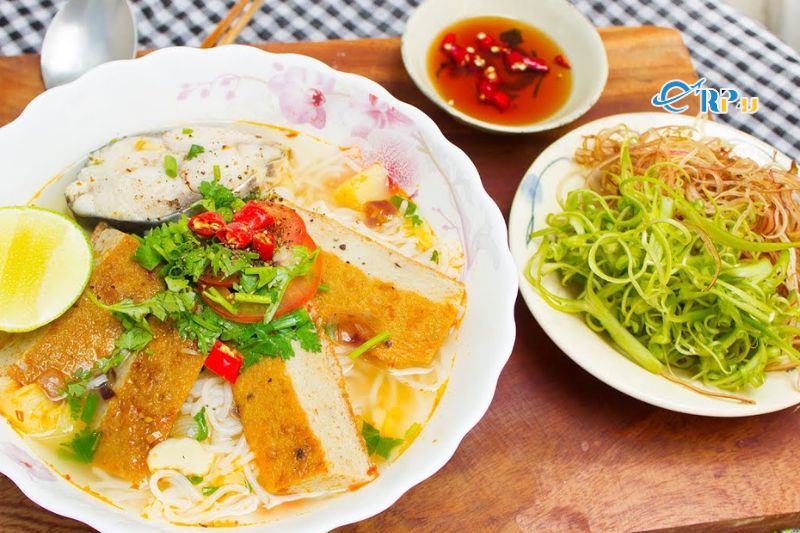 B&uacute;n chả c&aacute;
