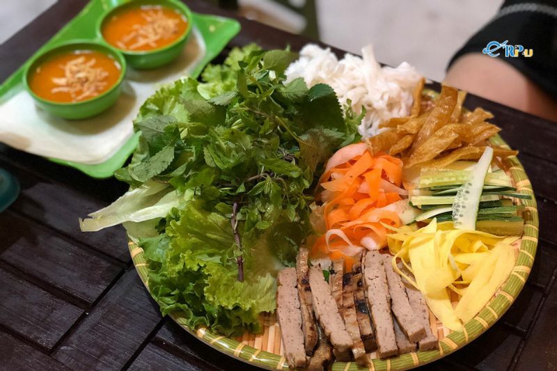 Nem nướng Đ&agrave; Lạt