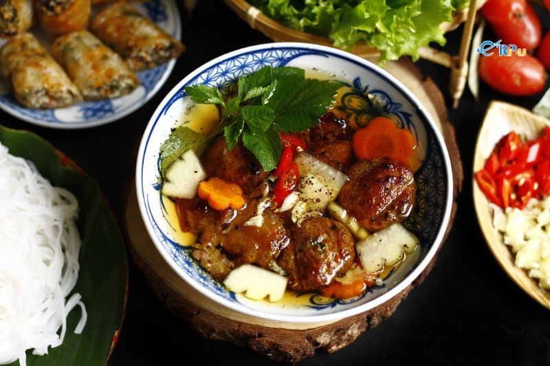 B&uacute;n chả