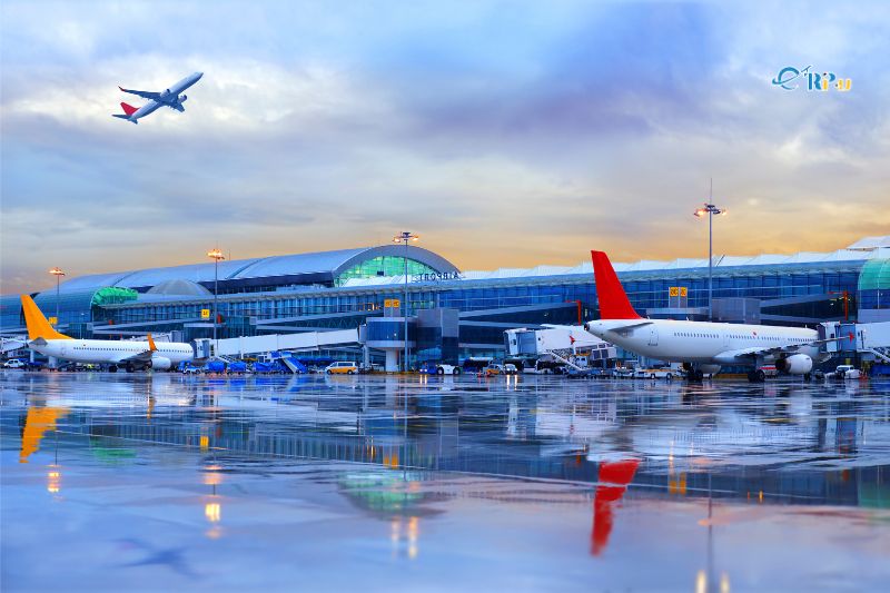 Đi đến s&acirc;n bay Nội B&agrave;i bằng g&igrave;?