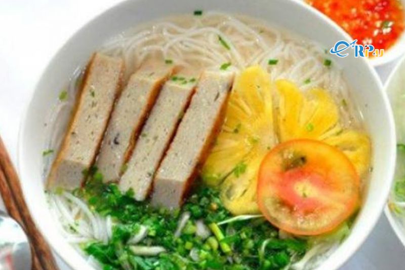 B&uacute;n chả c&aacute;